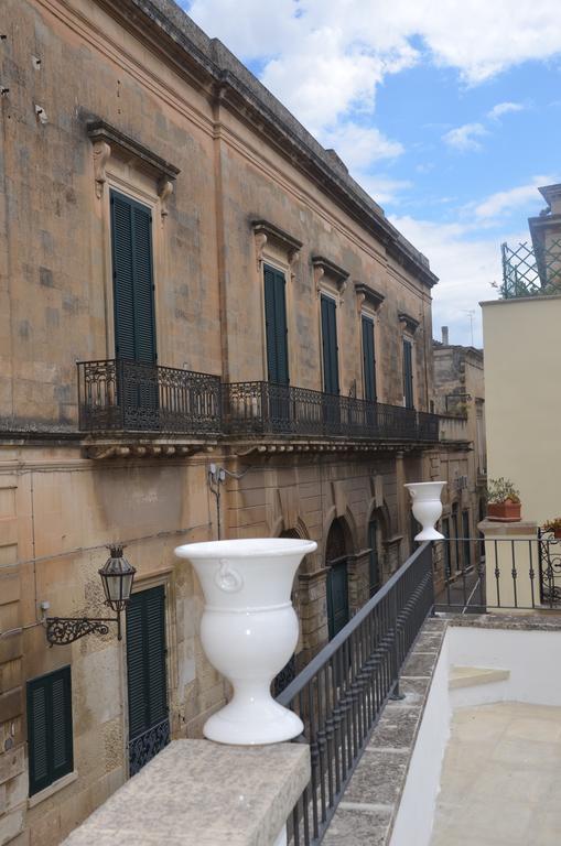 Negramaro Suite B&B レッチェ エクステリア 写真